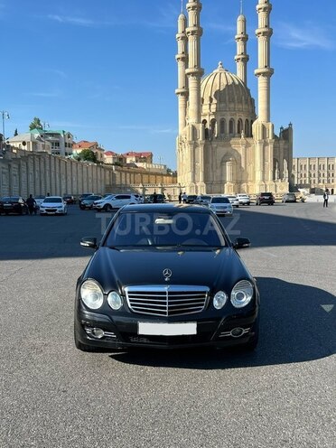 Mercedes E 220-1