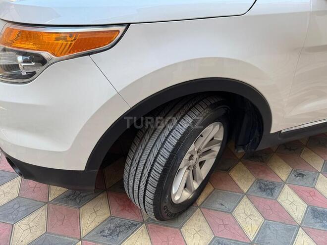 Ford Explorer-14