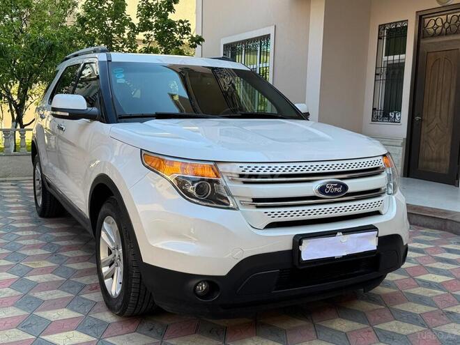 Ford Explorer-3