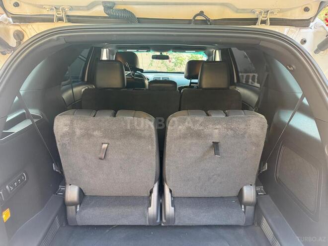 Ford Explorer-17