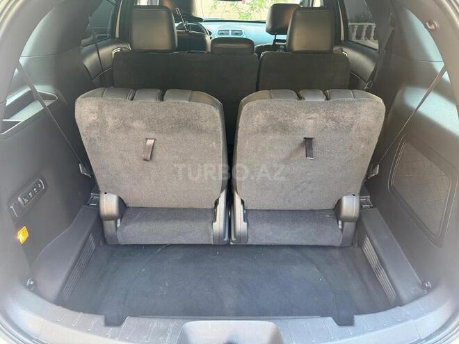Ford Explorer-18