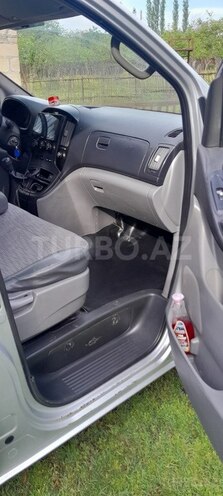 Hyundai H-1-19