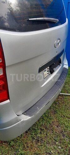 Hyundai H-1-12