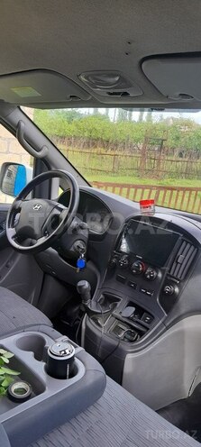 Hyundai H-1-18