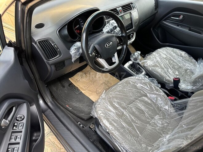 Kia Rio-13