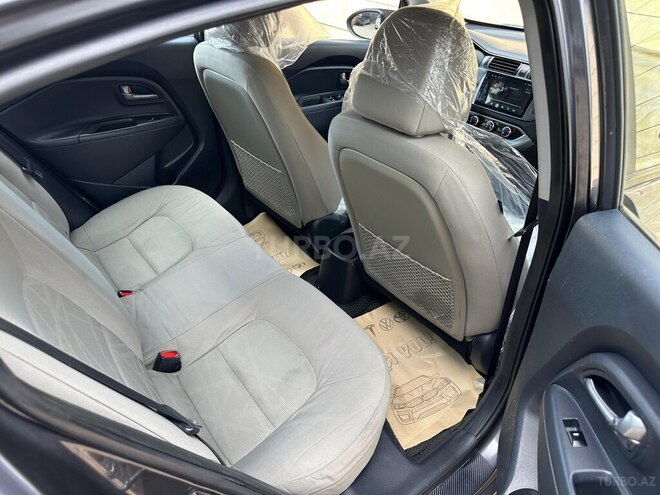 Kia Rio-16