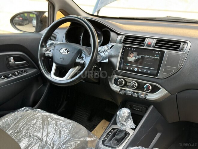 Kia Rio-14