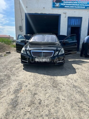 Mercedes E 300-1