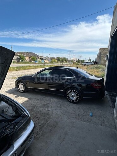 Mercedes E 300-9