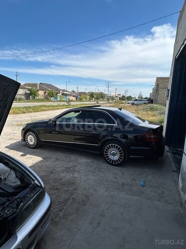 Mercedes E 300-8