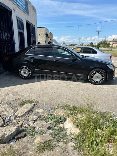 Mercedes E 300-7