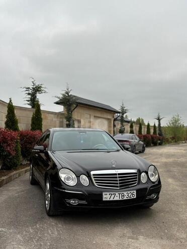 Mercedes E 280-1
