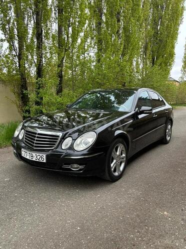 Mercedes E 280-11