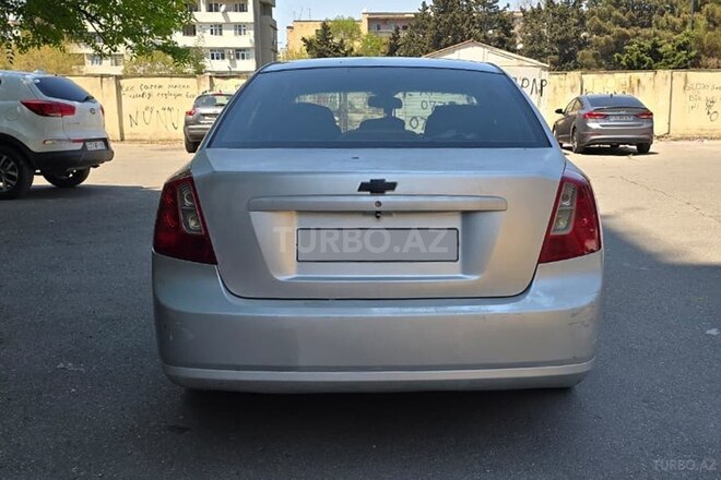Chevrolet Lacetti-2