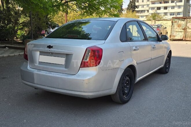 Chevrolet Lacetti-10