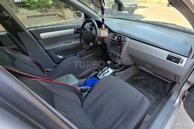 Chevrolet Lacetti-8