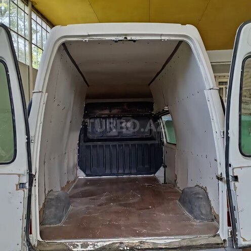 Ford Transit-4