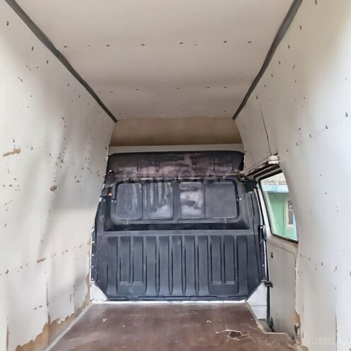 Ford Transit-6