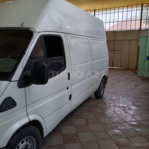 Ford Transit-7