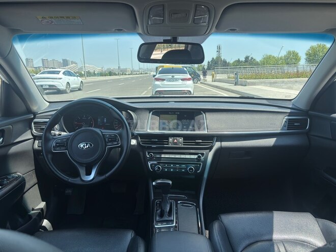 Kia K5-3