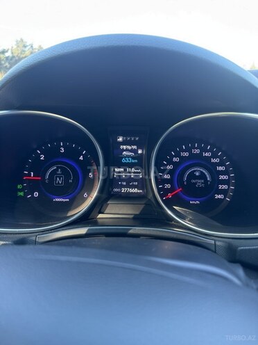 Hyundai Santa Fe-11