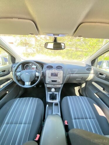 Ford Focus-6