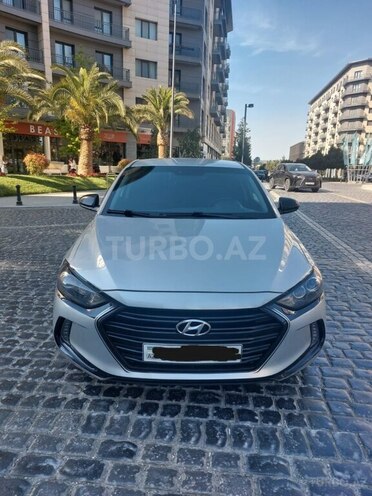 Hyundai Elantra-2