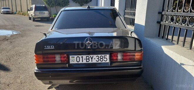 Mercedes 190-11