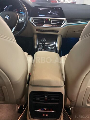 BMW 330e-19