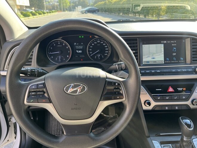Hyundai Avante-7