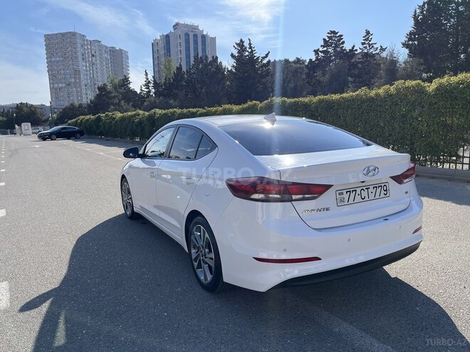 Hyundai Avante-5