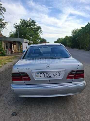 Mercedes E 270-2