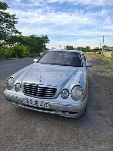 Mercedes E 270-5