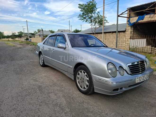 Mercedes E 270-6