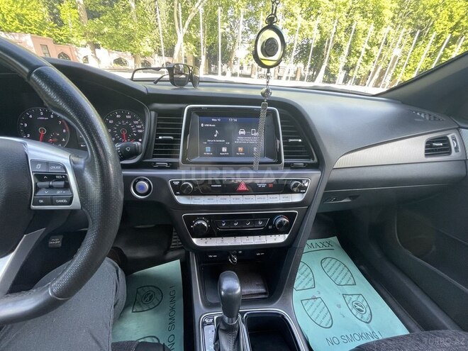 Hyundai Sonata-19