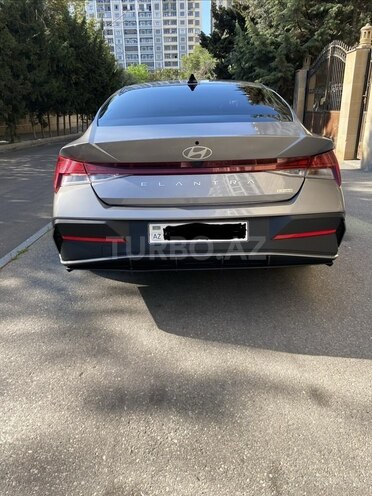 Hyundai Elantra-2