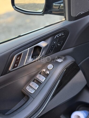 BMW X7-4