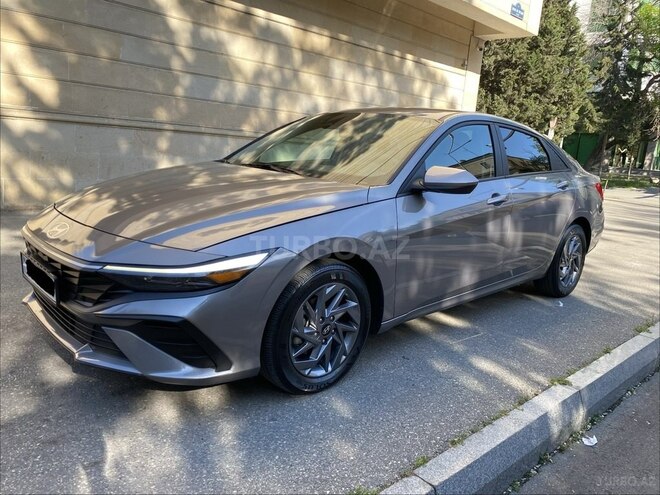 Hyundai Elantra-8