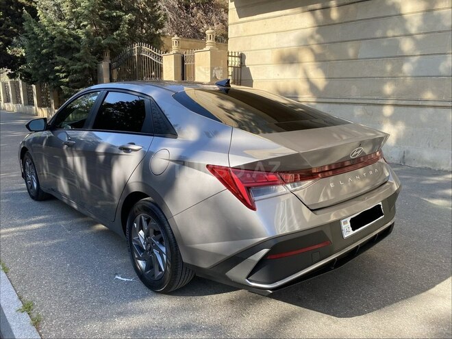 Hyundai Elantra-5