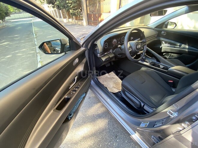 Hyundai Elantra-10