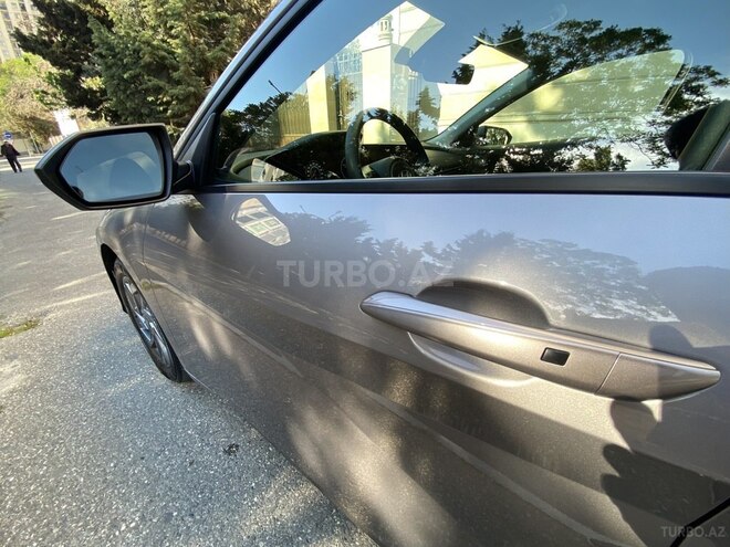 Hyundai Elantra-18