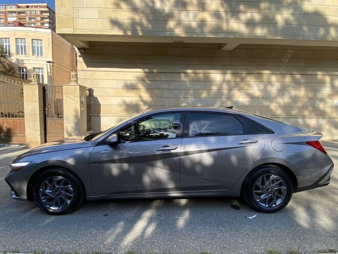 Hyundai Elantra-4