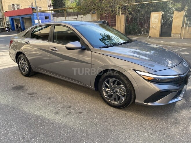 Hyundai Elantra-9