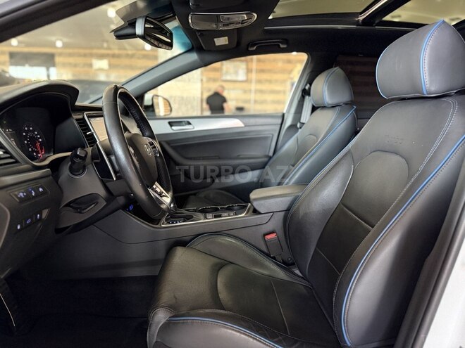 Hyundai Sonata-11