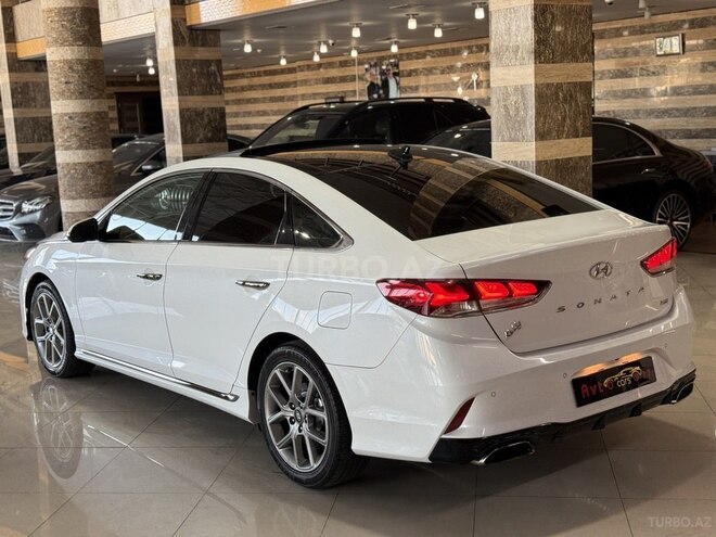 Hyundai Sonata-10