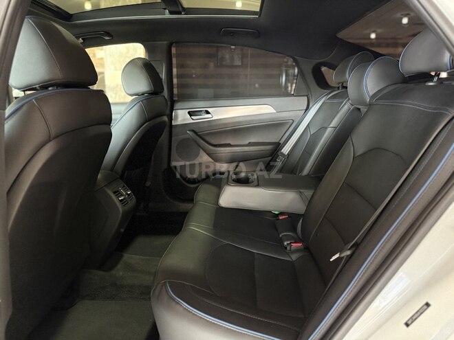 Hyundai Sonata-13