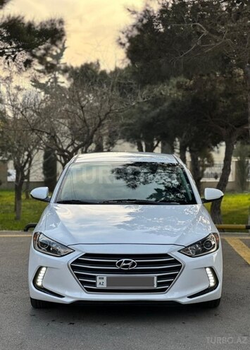 Hyundai Elantra-1