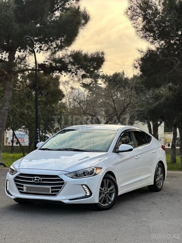 Hyundai Elantra-2