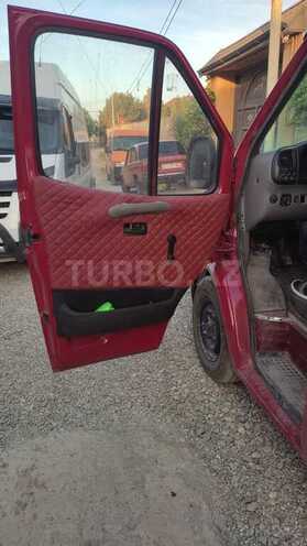 Ford Transit-12