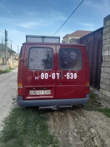 Ford Transit-4